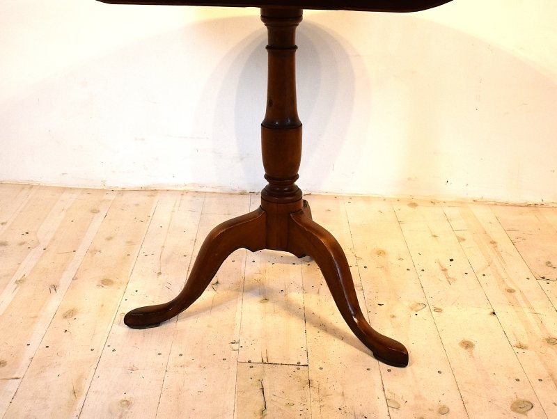 Burr tip up table - Image 4